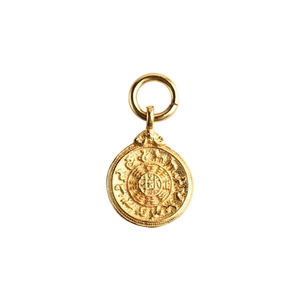 Antique style S925 sterling silver gold-plated round pendant with relief patterns