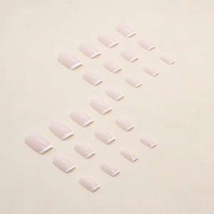 Französische Kunstnägel zum Aufkleben in Quadratform mit rosa Basis und weißen Spitzen