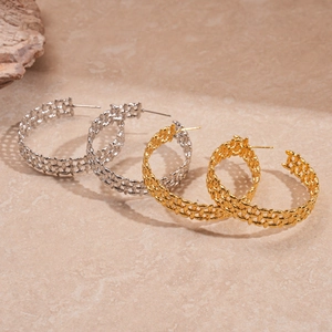 18K gold plated woven C-shape hoop earrings in gold and silver finish, minimalist metal style