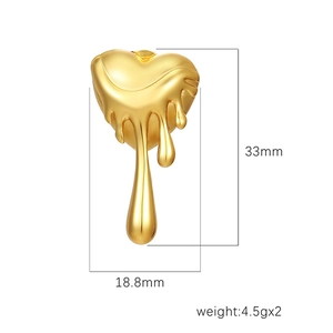 Orecchini a cuore fuso vintage in acciaio placcato oro 18K, 33mm altezza x 18,8mm larghezza