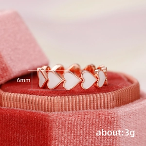Bague coeur minimaliste 6mm en or rose avec émail blanc pour bijoux de femme