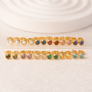 Boucles D'oreilles Puces Zirconia Coloré Rond Acier Inoxydable Plaqué Or 18K Sertissage Clos Bijoux Minimalistes Femmes Hommes