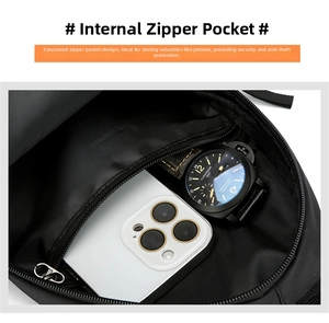 Minimalistische schwarze Nylon-Brusttasche mit Reißverschluss, leicht und wasserabweisend.