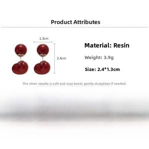 Détails des dimensions et du poids des boucles d'oreilles cœur en résine rouge intense