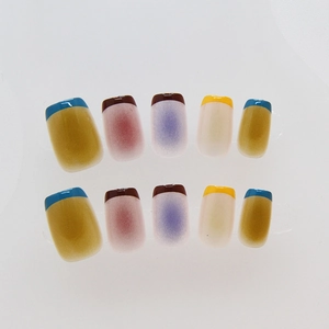 Faux ongles pour enfants avec dégradés colorés et style French en kit de 10