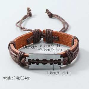 Handgefertigtes braunes Lederarmband mit Rasierklingen-Metallplatte und Kordelzug