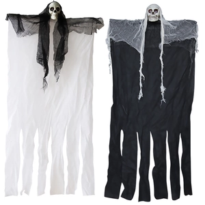 Décorations de fantômes d'Halloween suspendus avec crânes et tissus en noir et blanc