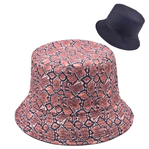 Sombrero de pescador reversible con estampado de serpiente de moda y diseño en color negro