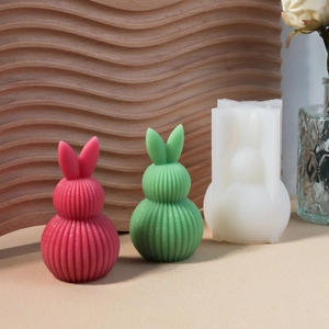 Stampo in silicone per candele a coniglio con trama a righe verticali per il fai da te