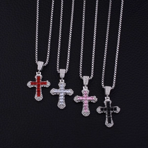 Hip-Hop Kreuz-Halsketten mit roten weißen rosa und schwarzen Zirkonia Kristallen