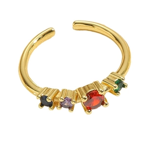 Bague vague plaquée or 14 carats avec quatre zircons colorés au design ouvert minimaliste