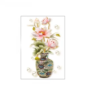 Dettaglio adesivo floreale di loto per coperchio WC con misure di 26cm x 15cm