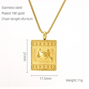 Vue détaillée du collier coeur en acier plaqué or 18K avec ailes et spécifications