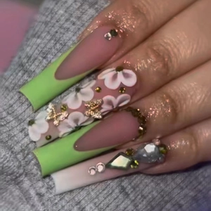Ongles À Presser Longs Trapèze Pointes Vertes Françaises Dégradé Strass Papillon Fleur 3D Artificiels Faux Ongles