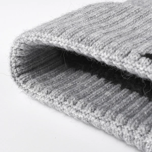 Bonnet en maille côtelée grise classique pour l'hiver, bonnet thermique épais et extensible