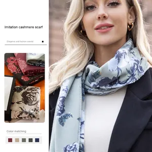 Écharpe en imitation cachemire avec imprimé floral rétro et franges multicolores