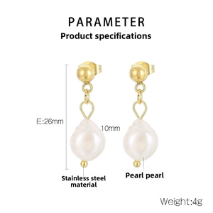 Détails des boucles d'oreilles en acier inoxydable doré 18 carats et perles blanches