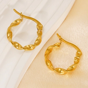 Boucles d'oreilles créoles torsadées géométriques en acier inoxydable plaqué or 18K