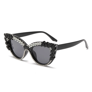 Cat Eye Sunglasses With Rhinestone PC Frame UV400 Protection Oversized Trendy Eyewear For Women Party Wear