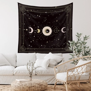 Tapisserie bohème noire et dorée avec phases de lune pour décor mural moderne
