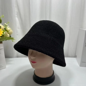 Damen Strick-Fischerhut aus Nerzimitat in Schwarz, warmer Winterhut mit dicker Textur