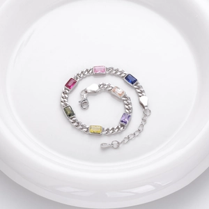 Elegante bracciale in argento S925 con zirconi rettangolari colorati e di tendenza