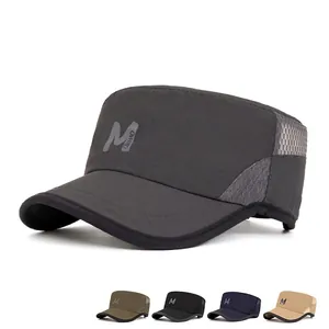 Quick-dry breathable flat top cap with mesh side panels and M-letter print for outdoor sports