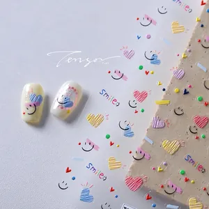 Détails d'autocollants 5D pour ongles avec cœurs arc-en-ciel et motifs de sourires