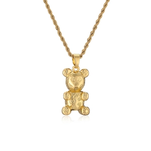 Collana con ciondolo a orso placcato oro con simboli a rilievo e catena a corda lucida