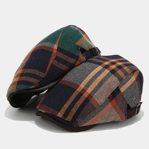 Berretto newsboy scozzese stile British con cinturini regolabili per autunno e inverno