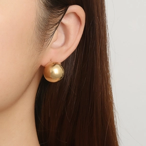 Boucles d'oreilles boules creuses plaquées or 18 carats en acier inoxydable poli