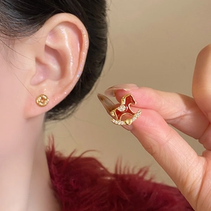 18k vergoldete Schaukelpferd-Ohrringe mit roter Emaille und Zirkonia für Damen