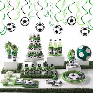 Set decorazioni festa calcio con piatti bicchieri tovaglioli e decorazioni a spirale