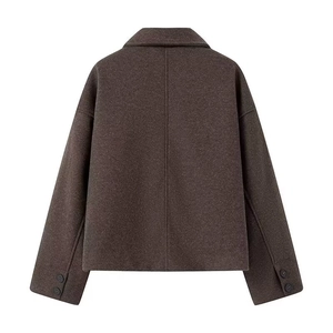 Veste courte en laine marron foncé pour femme avec manches longues et vue arrière épurée