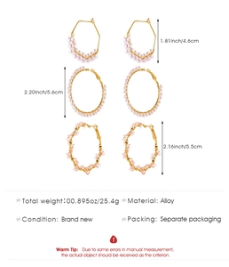 Spécifications de taille pour boucles d'oreilles créoles dorées avec perles roses