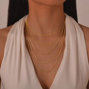 Collier multi-rangs à 5 couches en chaîne serpent dorée pour femme en acier inoxydable