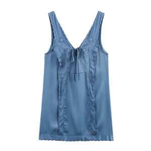 Robe Courte En Satin À Col En V Broderie Florale Sans Manches Caraco À Lacets Ourlet À Volants Élégante Bleue