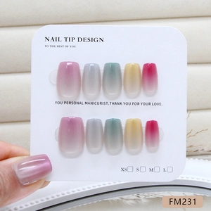 Unghie finte fatte a mano effetto cat eye con sfumatura arcobaleno in set da 10