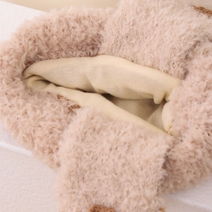Gorro de invierno para niños con orejeras de punto beige y forro grueso de borreguito