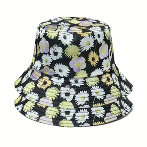 Cappello a secchiello unisex nero con stampa girasoli bianchi e tesa cucita