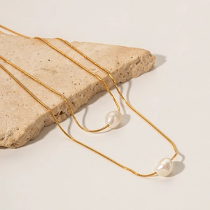 Collana a doppio strato in acciaio inossidabile 18k oro con due perle d'acqua dolce