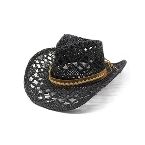 Handgefertigter schwarzer Cowboy-Strohhut mit breiter Krempe und braunem Band