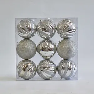 Set of 9 silver Christmas ornaments in 10cm diameter with glitter and mirror finishes