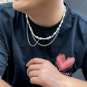 Men's double-layer pearl and silver metal chain necklace with minimalist tassel