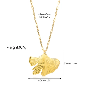 Detailed view of 18K gold ginkgo leaf pendant with 47+5cm chain and size specifications