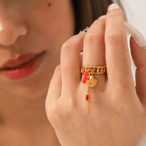 Golden chain ring with seashell and red bar pendant charms for ocean style