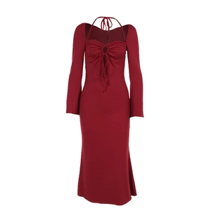 Robe moulante élégante bordeaux avec dos nu et détails de cordon pour femmes