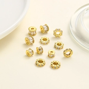 Perles Despacement Incrustées De Zircone En Cuivre Plaquées Or 18K Forme De Rouage Rond Accessoires De Bijouterie DIY