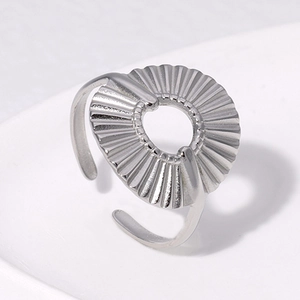 Anello aperto geometrico argento in acciaio inossidabile con design moderno a pieghe