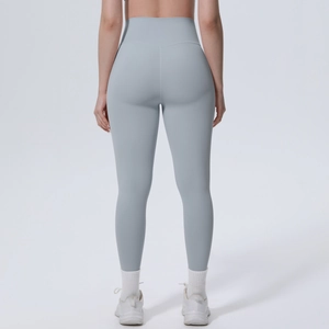 Detailansicht der nahtlosen High-Waist-Yoga-Leggings mit Push-up-Effekt und Bauchkontrolle